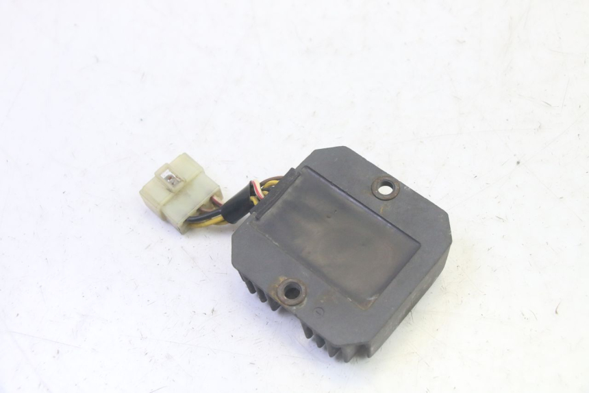 photo de REGULADOR KAWASAKI GPX R WARBIRD 600 (1988 - 1993) - Otra perspectiva