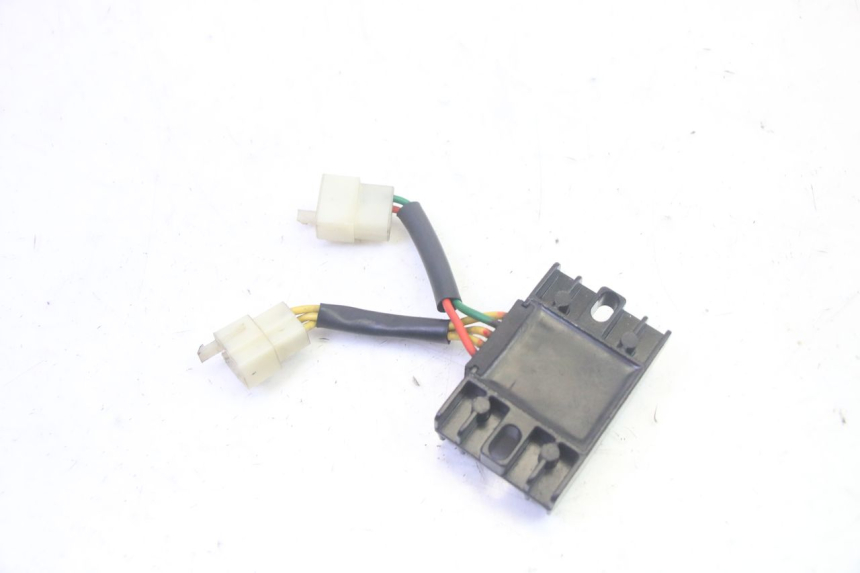 photo de REGULADOR DE CARGA PEUGEOT KISBEE 4T 50 (2018 - 2022) - Zoom estado de uso