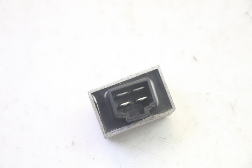 photo de REGULADOR DE CARGA PEUGEOT KISBEE 4T 50 (2010 - 2017) - Otra perspectiva