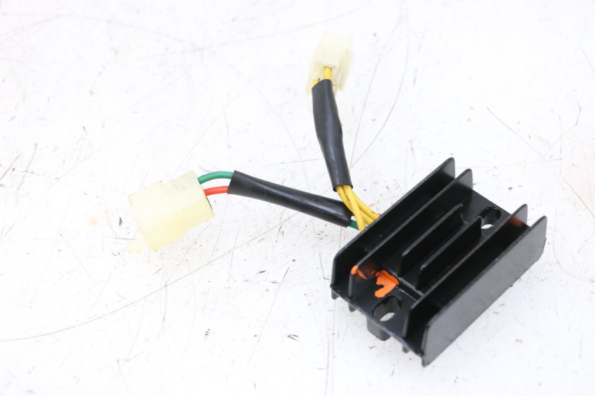 photo de REGULADOR DE CARGA PEUGEOT KISBEE 4T 50 (2018 - 2022) - Vista principal