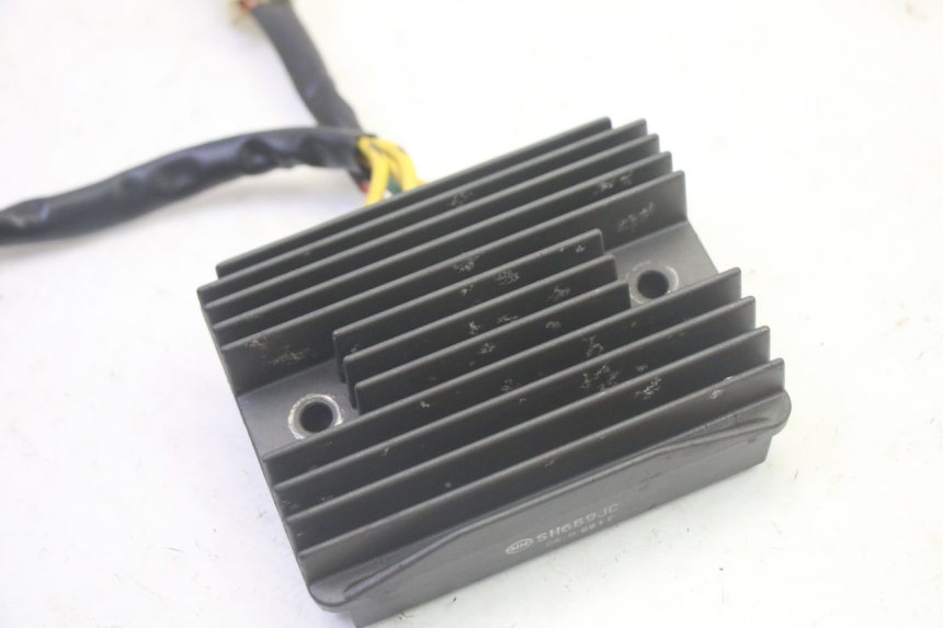 photo de REGULADOR PIAGGIO MP3 HPE 350 (2018 - 2020) - Detalle de la pieza