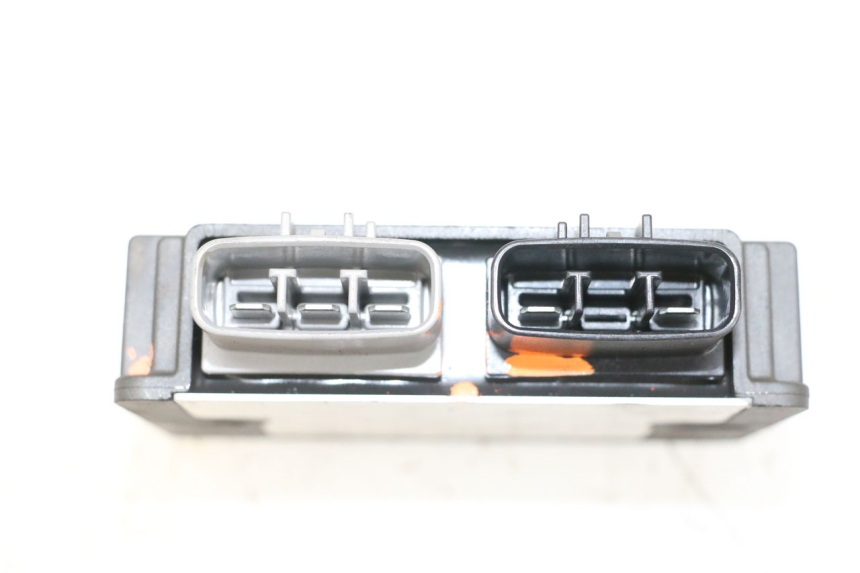 photo de REGULADOR PIAGGIO MP3 HPE 300 (2019 - 2026) - Zoom estado de uso