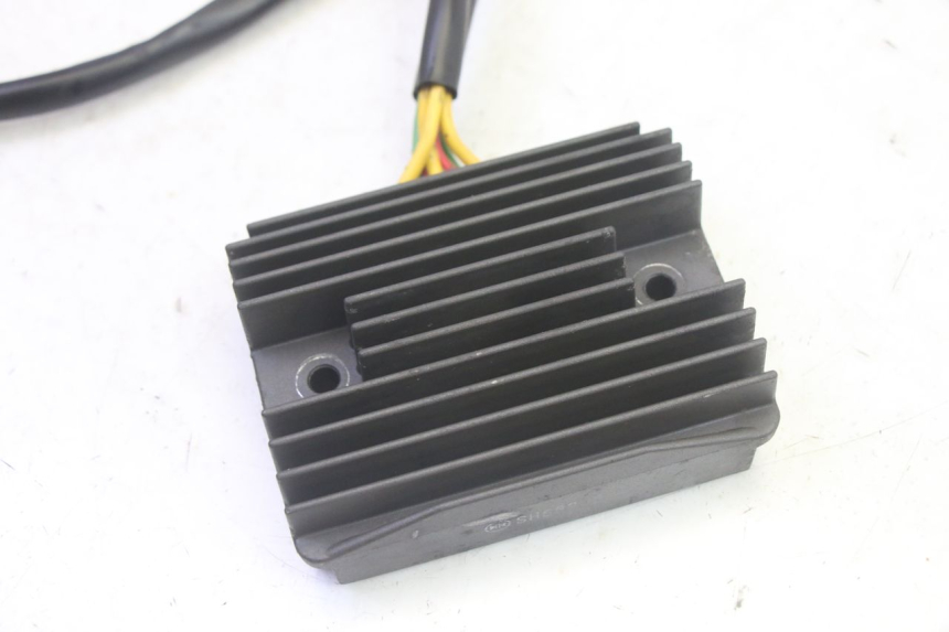 photo de REGULADOR DE CARGA PIAGGIO MP3 RL 250 (2007 - 2010) - Detalle de la pieza