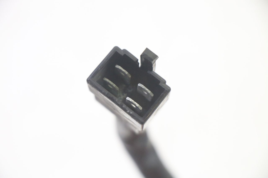 photo de REGULADOR DE CARGA PIAGGIO MP3 RL 250 (2007 - 2010) - Primer plano técnico