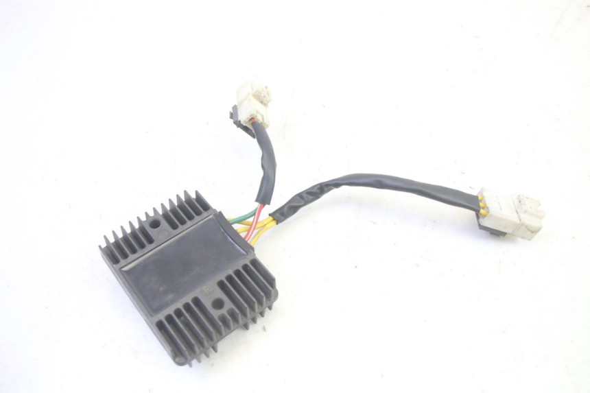 photo de REGULADOR PIAGGIO MP3 500 (2016 - 2018) - Primer plano técnico