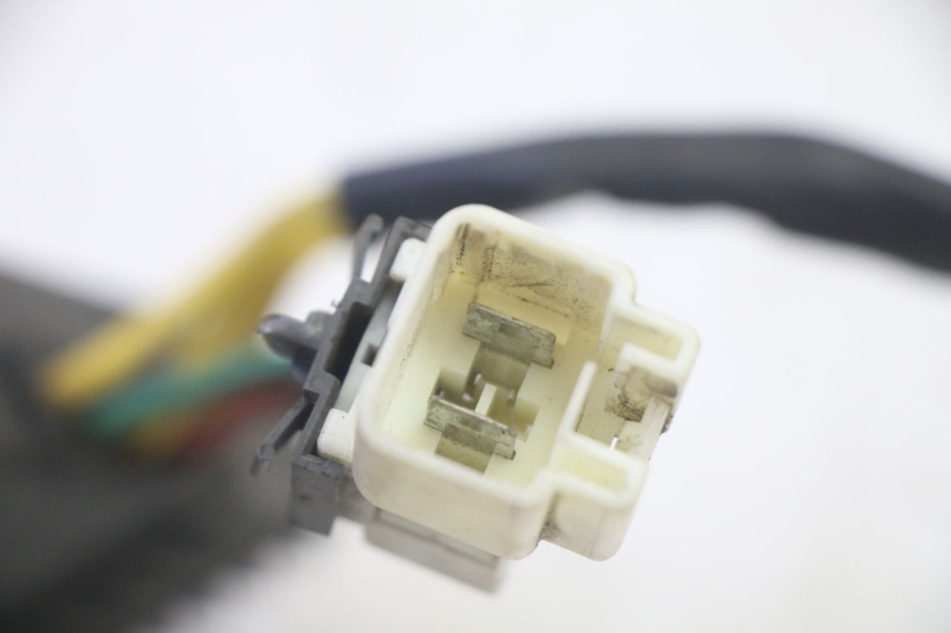 photo de REGULADOR PIAGGIO MP3 500 (2016 - 2018) - Detalles de los puntos de fijación