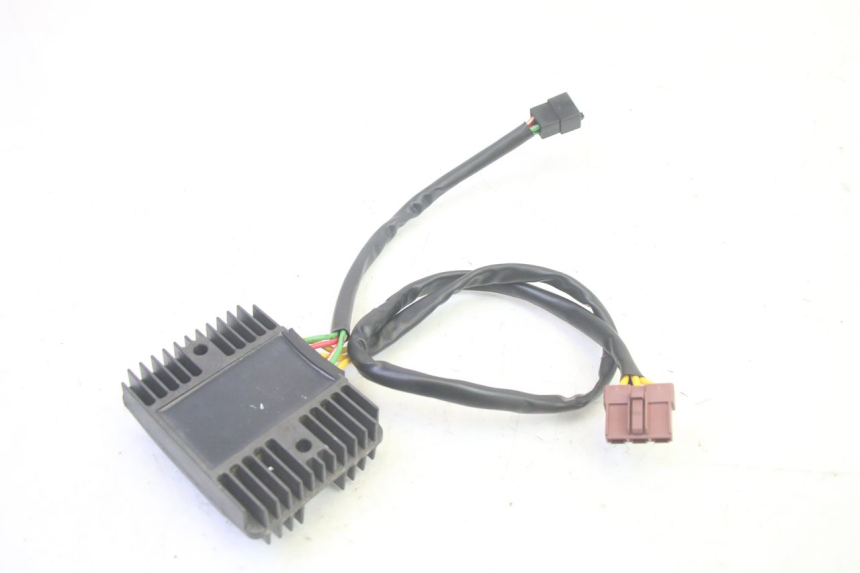 photo de REGULADOR DE CARGA PIAGGIO MP3 RL 250 (2007 - 2010) - Otra perspectiva