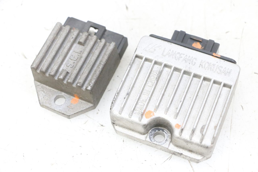 photo de REGULADOR DE CARGA PIAGGIO NEW TYPHOON 50 (2018 - 2021) - Vista principal