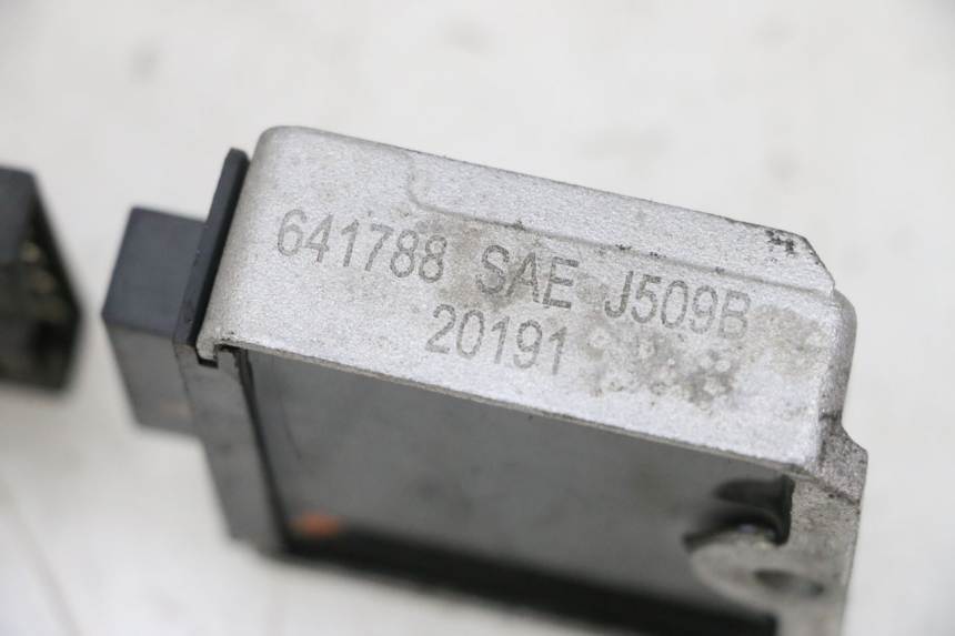 photo de REGULADOR DE CARGA PIAGGIO NEW TYPHOON 50 (2018 - 2021) - Zoom estado de uso