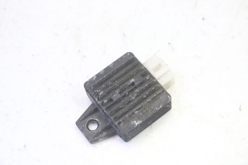 photo de REGULADOR JM MOTORS OLDIES GT 4T 50 (2018 - 2025) - Detalle de la pieza