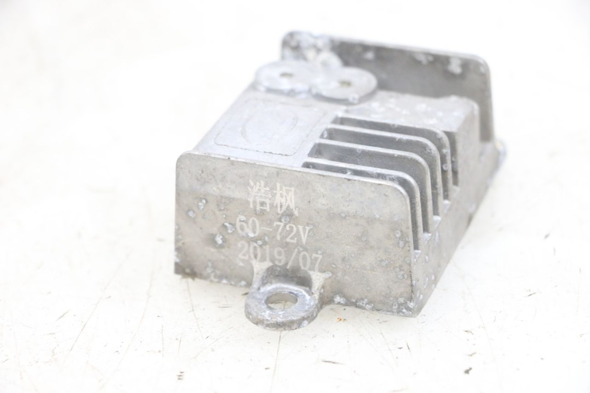 photo de REGULADOR EFUN PUSA 1 - Detalle de la pieza