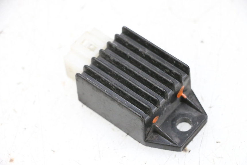 photo de REGULADOR DE CARGA JM MOTORS SANTANA 50 (2014 - 2023) - Otra perspectiva