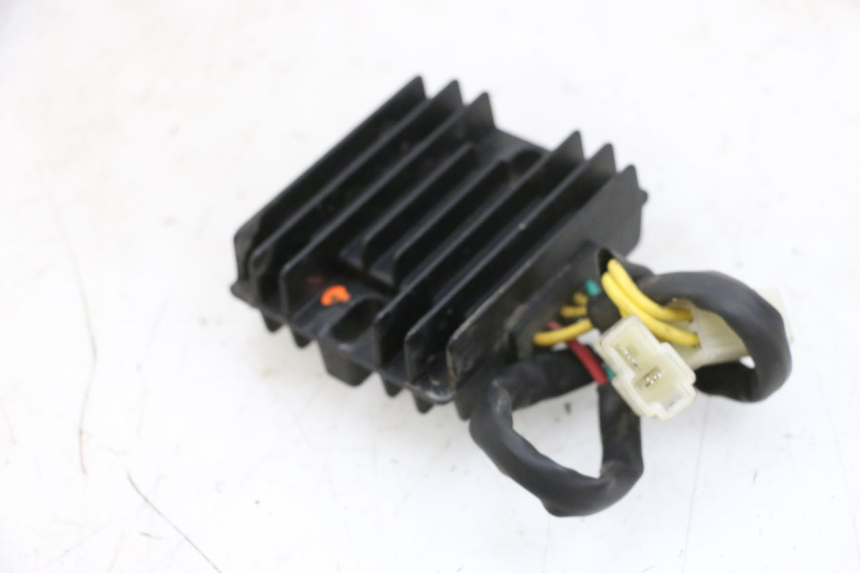 photo de REGULADOR PEUGEOT SPEEDFIGHT 4 4T EFI 50 (2021 - 2025) - Zoom estado de uso