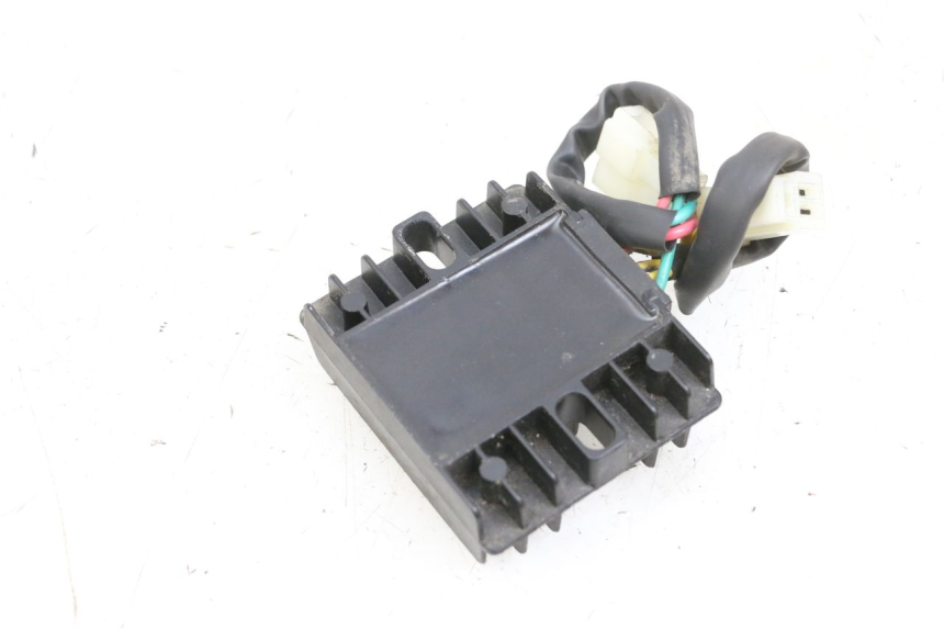 photo de REGULADOR PEUGEOT SPEEDFIGHT 4 4T EFI 50 (2021 - 2025) - Primer plano técnico