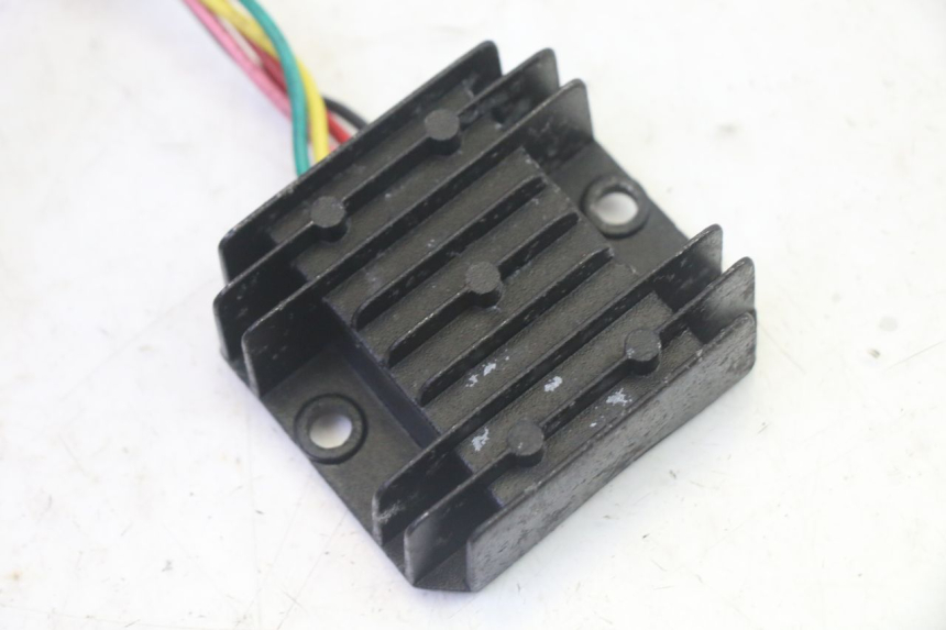 photo de REGULADOR DE CARGA SUKIDA TOP 1 50 (2003 - 2010) - Detalle de la pieza