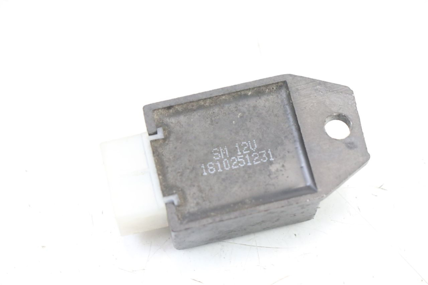 photo de REGULADOR DE CARGA UNIVERSAL BIKE ZN50QT-11B 50 (2018 - 2021)