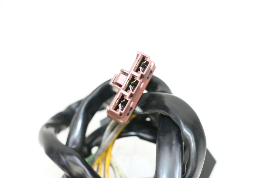 photo de REGULADOR DE CARGA PIAGGIO VESPA GTS SUPER IE 125 (2009 - 2016) - Primer plano técnico