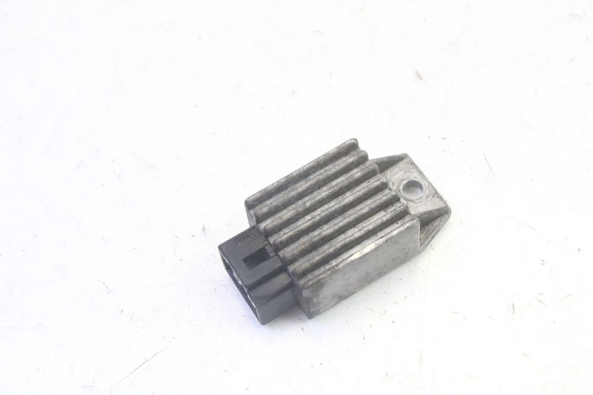 photo de REGULADOR PEUGEOT VIVACITY 100 (1999 - 2008) - Vista principal