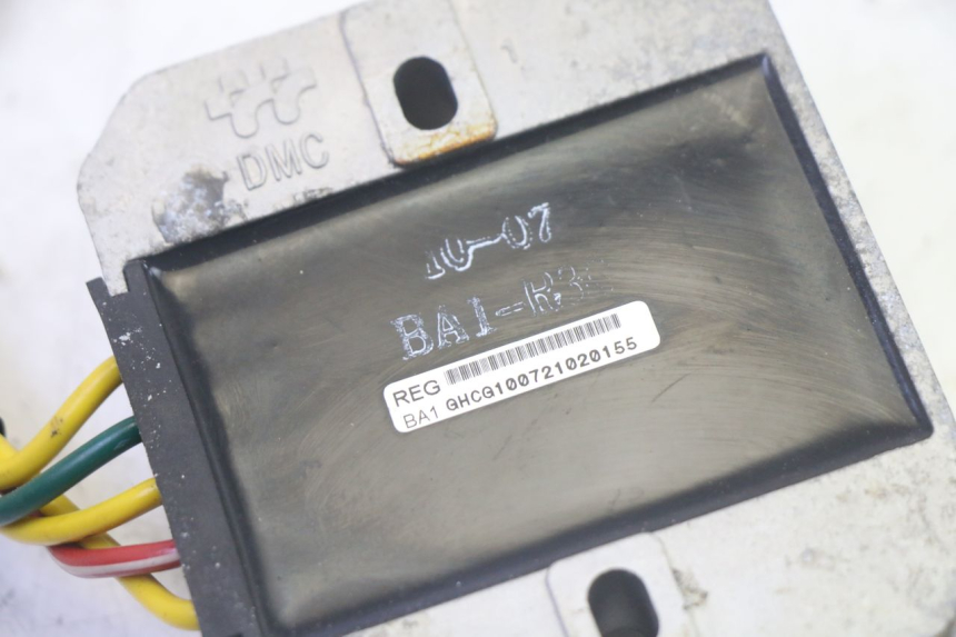 photo de REGULADOR DAELIM VJ ROADWIN FI 125 (2008 - 2017) - Primer plano técnico