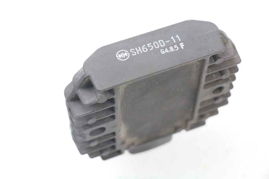 photo de REGULADOR YAMAHA XMAX X-MAX ABS 125 (2014 - 2016) - Primer plano técnico