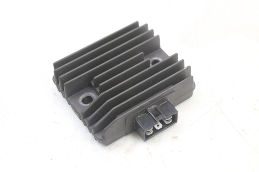 photo de REGULADOR YAMAHA XJ6 ABS 600 (2008 - 2016)