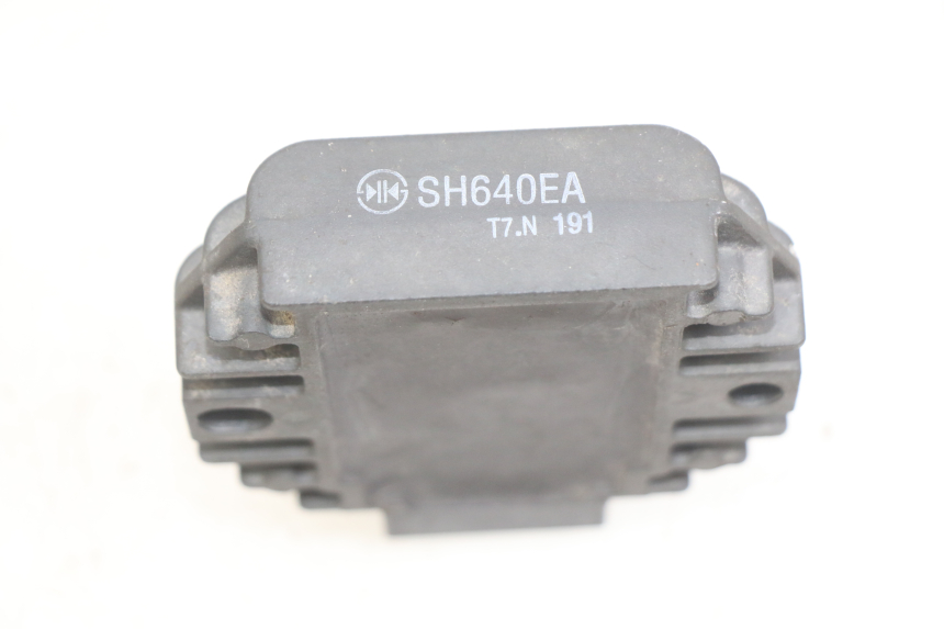 photo de REGULADOR DE CARGA YAMAHA YP MAJESTY 125 (1998 - 2001)