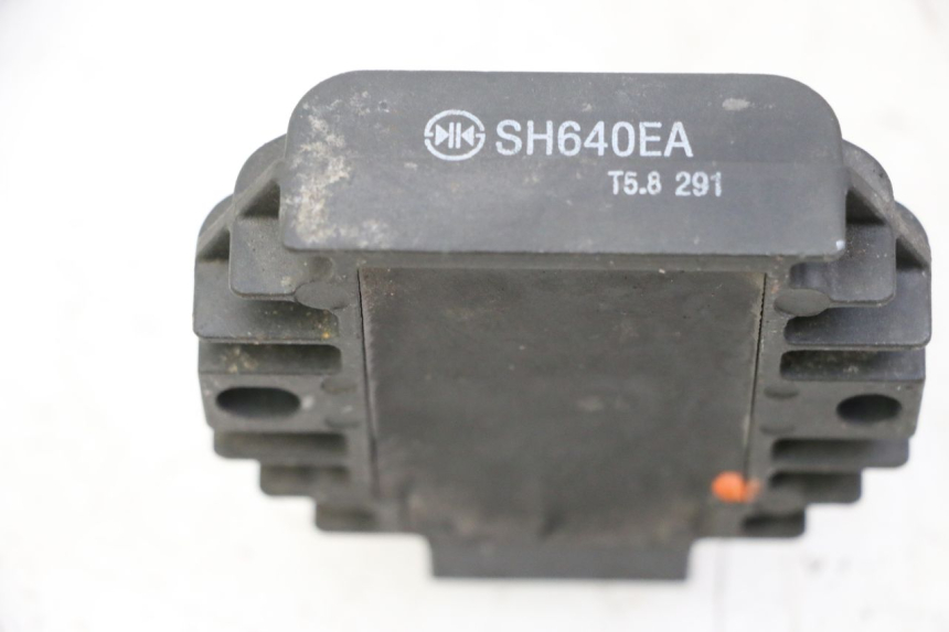 photo de REGULADOR DE CARGA YAMAHA YP MAJESTY 125 (2002 - 2006)