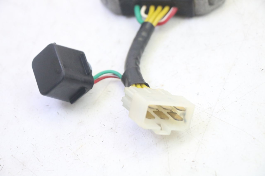 photo de REGULADOR DE CARGA PIAGGIO ZIP 4T 50 (2018 - 2020) - Zoom estado de uso