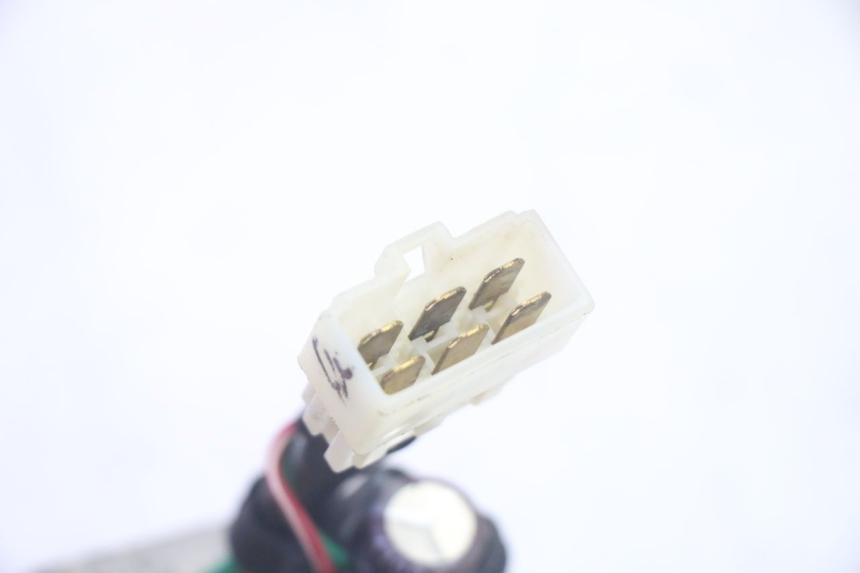 photo de REGULADOR DE CARGA PIAGGIO ZIP 4T 50 (2018 - 2020) - Otra perspectiva