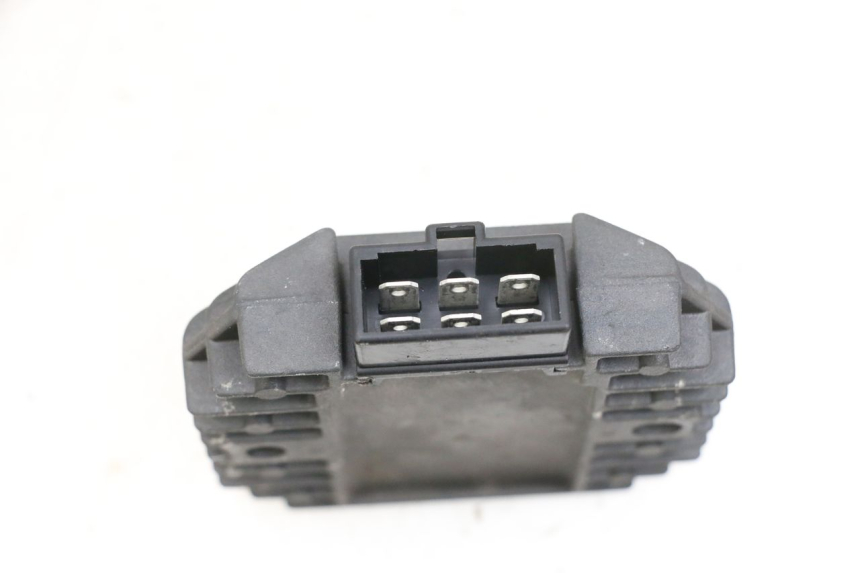 photo de REGULADOR KAWASAKI ZR 7 750 (1999 - 2001) - Detalle de la pieza