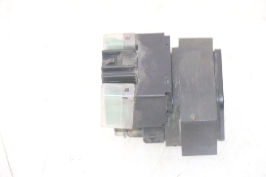 photo de RELE DE ARRANQUE YAMAHA FJR ABS 1300 (2006 - 2012) - Primer plano técnico