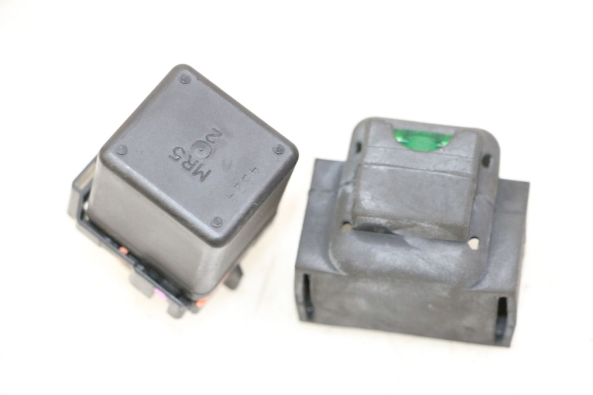 photo de RELé DE ARRANQUE PIAGGIO MP3 500 (2014 - 2016)