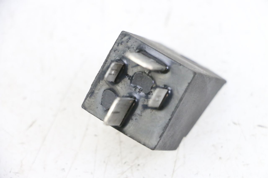 photo de RELé DE ARRANQUE PIAGGIO NEW TYPHOON 50 (2018 - 2021) - Otra perspectiva