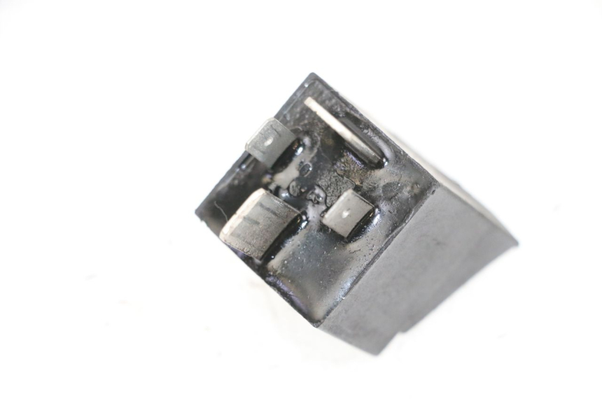 photo de RELé DE ARRANQUE PIAGGIO NEW TYPHOON 50 (2018 - 2021) - Otra perspectiva