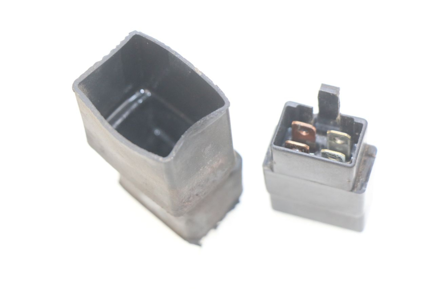 photo de RELÉ DE ARRANQUE PEUGEOT FOX 50 (1995 - 2003)