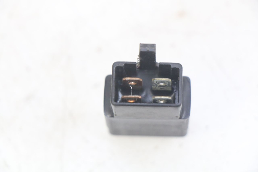 photo de RELÉ ELÉCTRICO HONDA CBR F SC25 1000 (1989 - 1992)