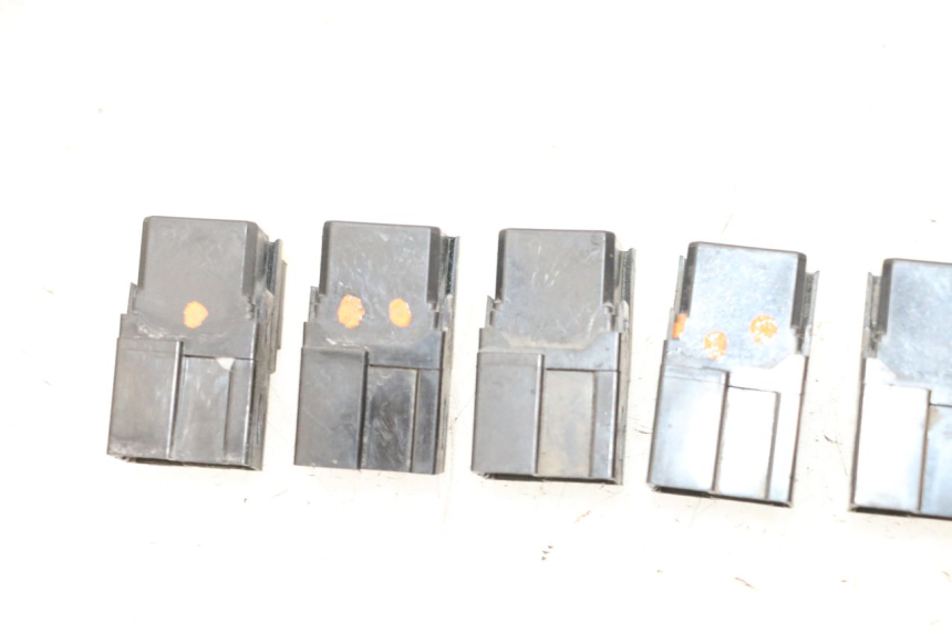 photo de RELÉ ELÉCTRICO YAMAHA FJR ABS 1300 (2006 - 2012) - Detalles de los puntos de fijación