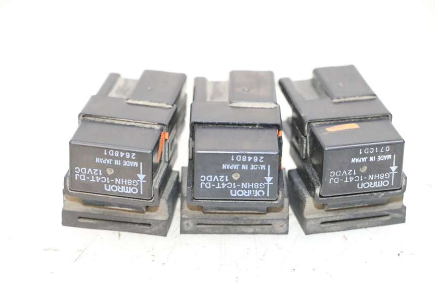 photo de RELÉ ELÉCTRICO YAMAHA FJR ABS 1300 (2006 - 2012) - Primer plano técnico