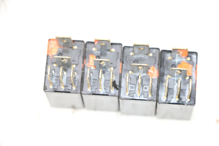 photo de RELE PIAGGIO MP3 HPE 300 (2019 - 2026) - Zoom estado de uso