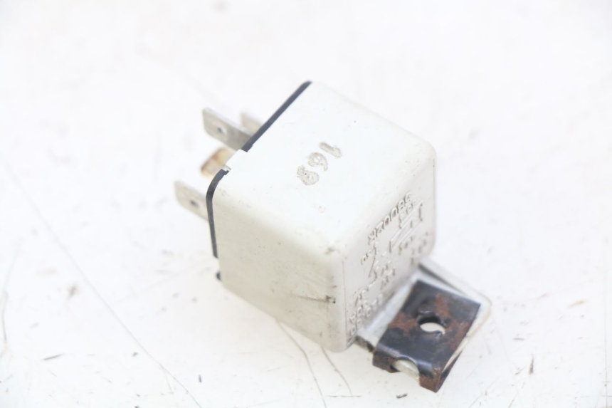 photo de RELÉ ELÉCTRICO PIAGGIO VESPA LXV 125 (2006 - 2009)