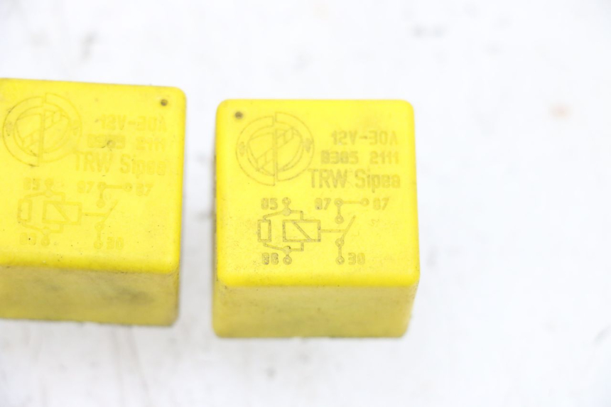 photo de RELé ELéCTRICO PIAGGIO VESPA GTS SUPER IE 125 (2009 - 2016) - Zoom estado de uso