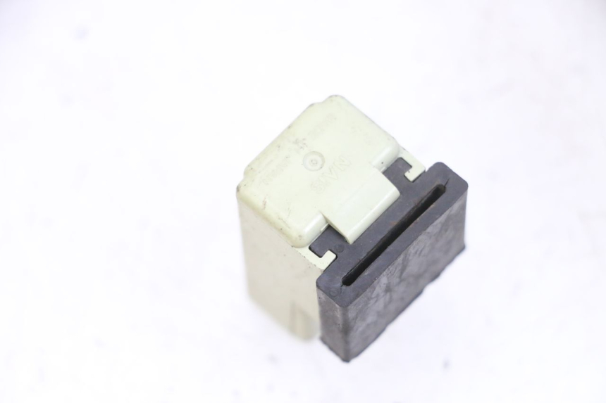 photo de RELÉ ELÉCTRICO YAMAHA X-MAX XMAX 125 (2010 - 2014) - Otra perspectiva