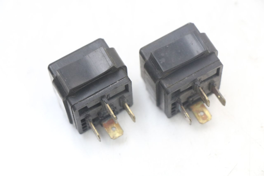 photo de RELÉ ELÉCTRICO YAMAHA YP MAJESTY 125 (2002 - 2006)