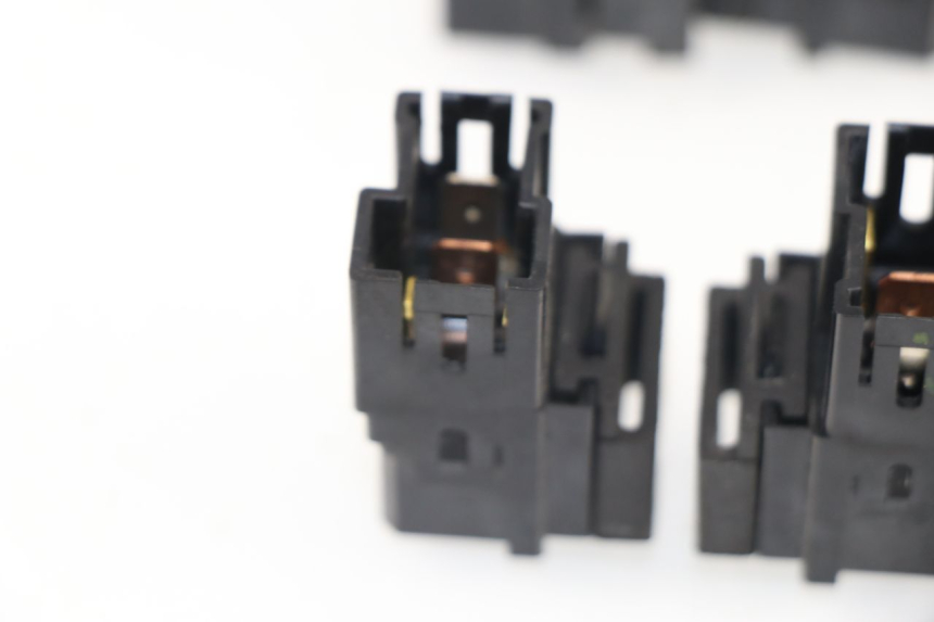 photo de RELÉ ELÉCTRICO YAMAHA YP MAJESTY 400 (2004 - 2008)