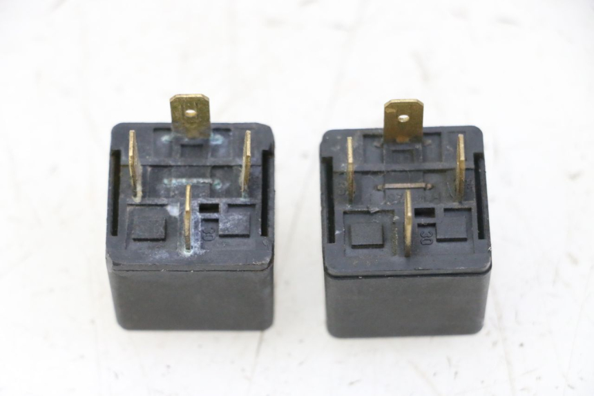 photo de RELÉ ELÉCTRICO YAMAHA YP MAJESTY 125 (2002 - 2006)