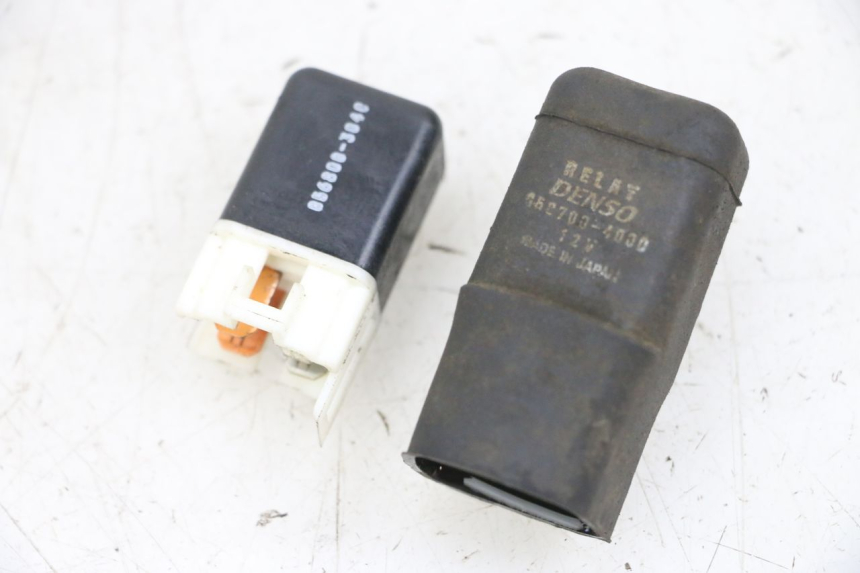 photo de RELE KAWASAKI ZR 7 750 (1999 - 2001) - Vista principal