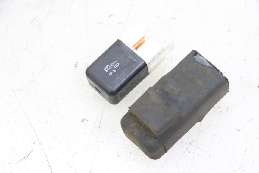 photo de RELE KAWASAKI ZR 7 750 (1999 - 2001) - Detalle de la pieza