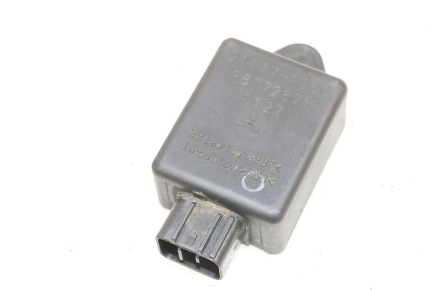 photo de RELE KAWASAKI ZR 7 750 (1999 - 2001) - Primer plano técnico