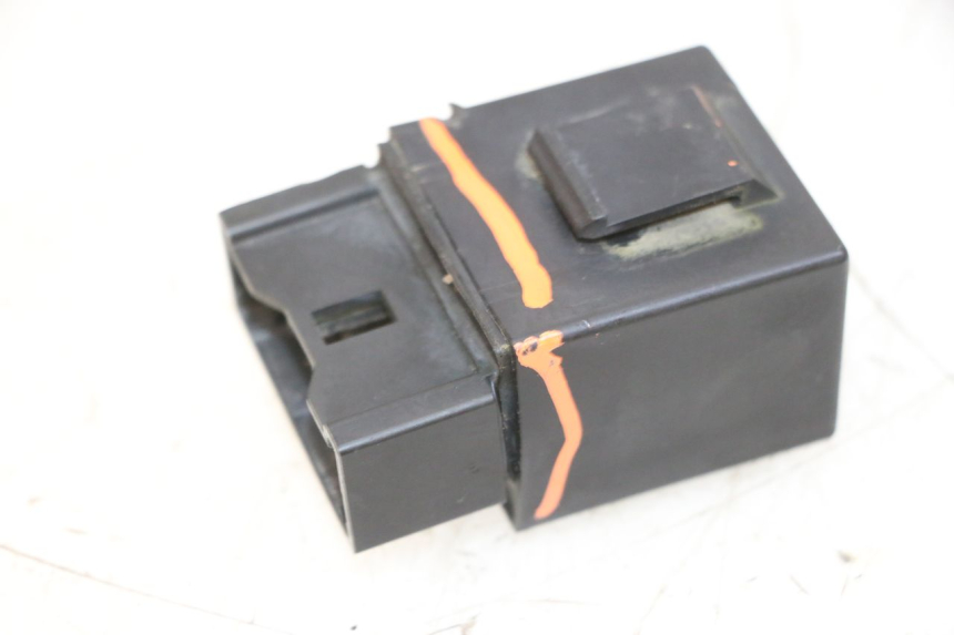 photo de RELÉ BOMBA COMBUSTIBLE YAMAHA FZ6 N FAZER 600 (2004 - 2006)