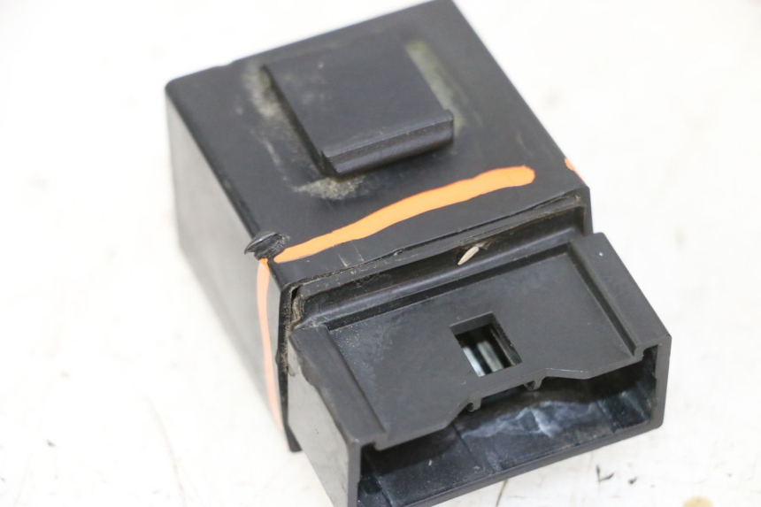 photo de RELÉ BOMBA COMBUSTIBLE YAMAHA FZ6 N FAZER 600 (2004 - 2006)